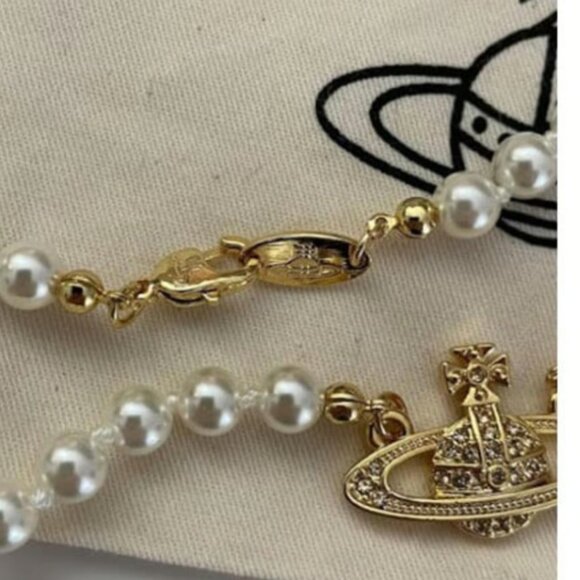 Authentic Vivienne Westwood Mini Bas Relief Pearl NEW  (Gold plate/Silver Plate) - Picture 5 of 15